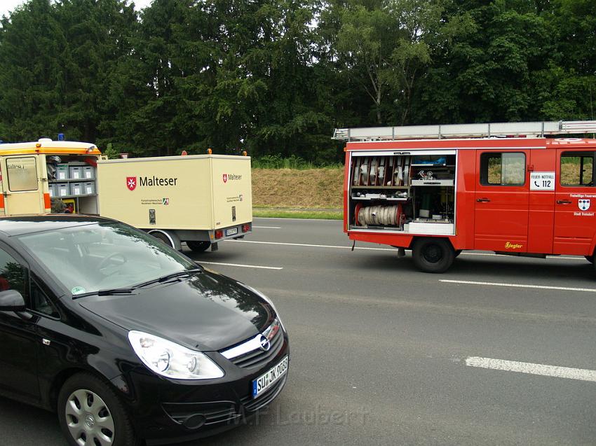 Schwerer Unfall mit Reisebus Lohmar Donrather Dreieck P377.JPG